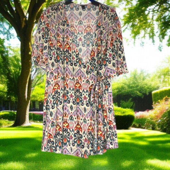 Torrid (Size 0) Plus Size Beige Short Sleeve Wrap Top - 0X - Picture 1 of 3